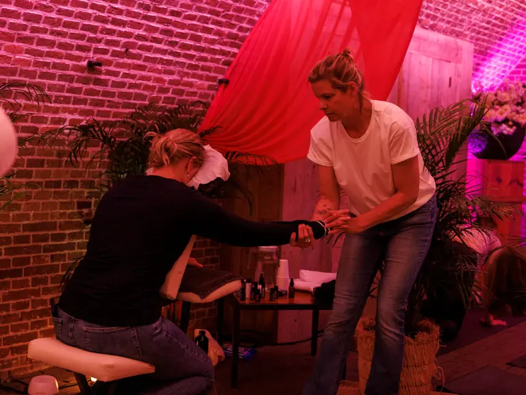 A massage lounge for business events in the Netherlands, offering quick, accessible relaxation to help attendees recharge and refocus.